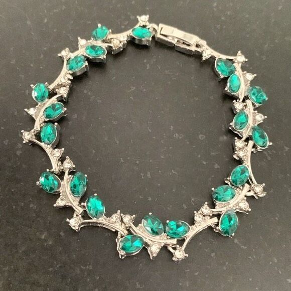 Leaves on a Vine Tennis Bracelet with Sparkly Green Faux Emerald Gemstones - Picture 1 of 11